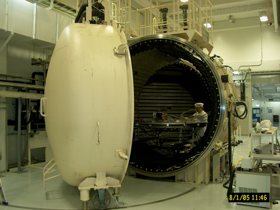 真空低温黑体辐射源