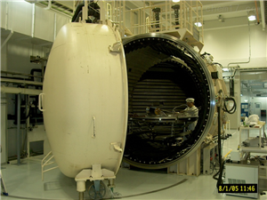 真空低温黑体辐射源